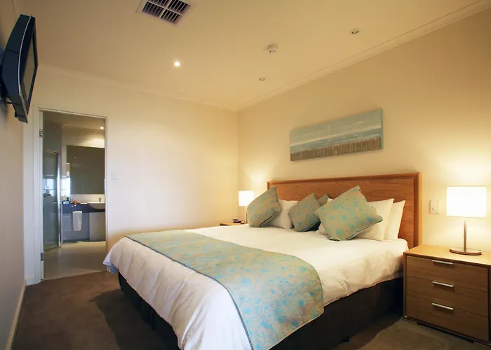 Lady Bay Hotel